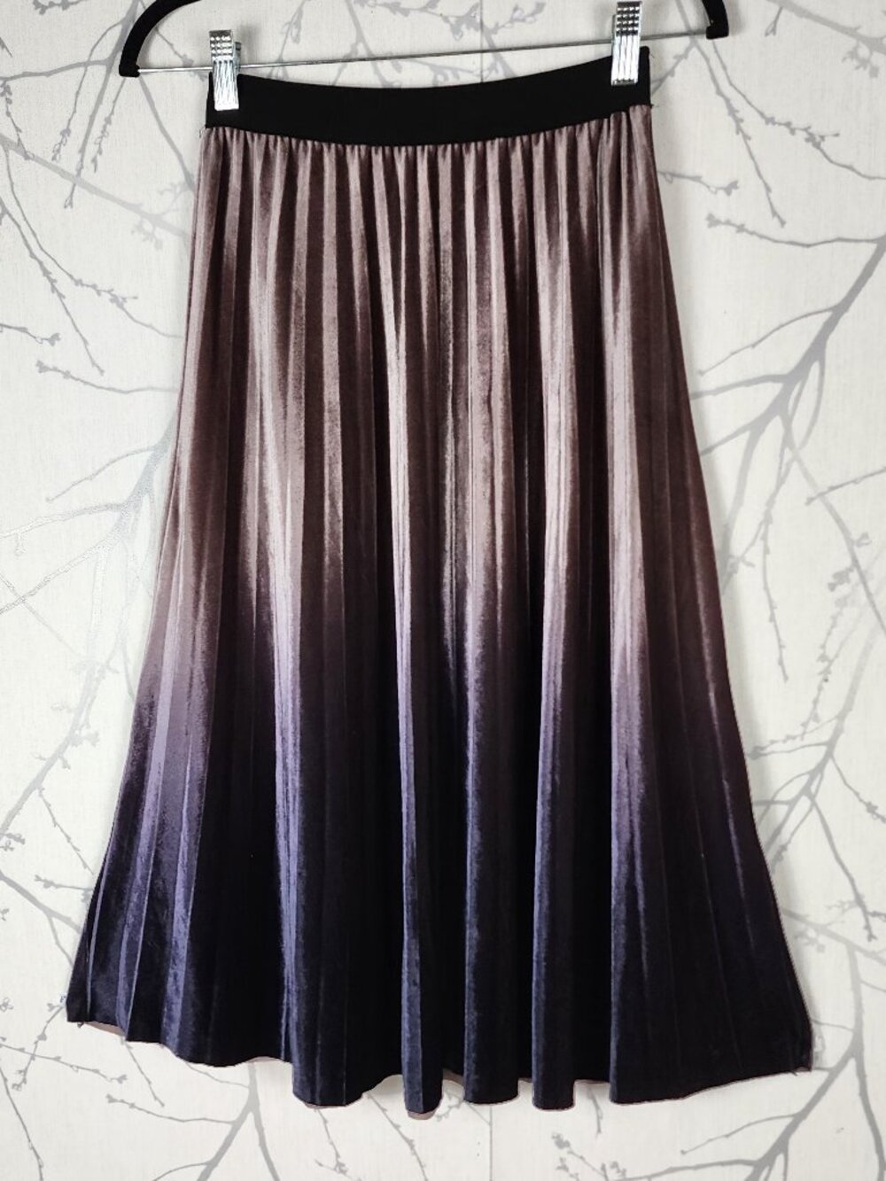 Ombre Velvet Elastic Waist Pleated Flowy Midi Skirt